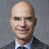 Dr. Burkhard Varnholt