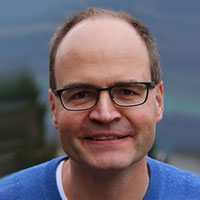 Dr. Dominique Becht
