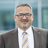 Dr. Roland Fischer