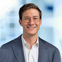 Dr. Julian Kölbel