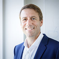 Dr. Simon Kauth