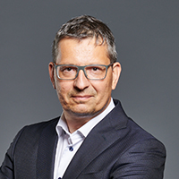 Dr. Marc Tesch