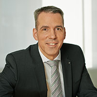 Dr. Thomas Hauser