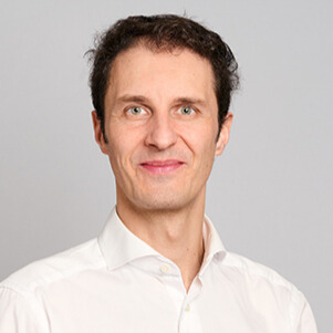 Dr. Nils Herold